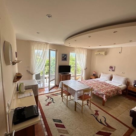 تْشيرسيك نوفي Villa Alla Bed And Breakfast المظهر الخارجي الصورة