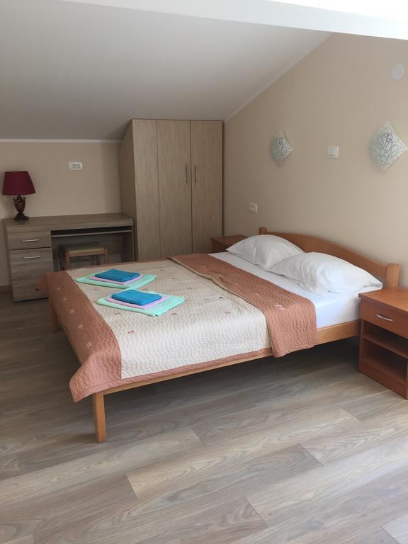 تْشيرسيك نوفي Villa Alla Bed And Breakfast المظهر الخارجي الصورة