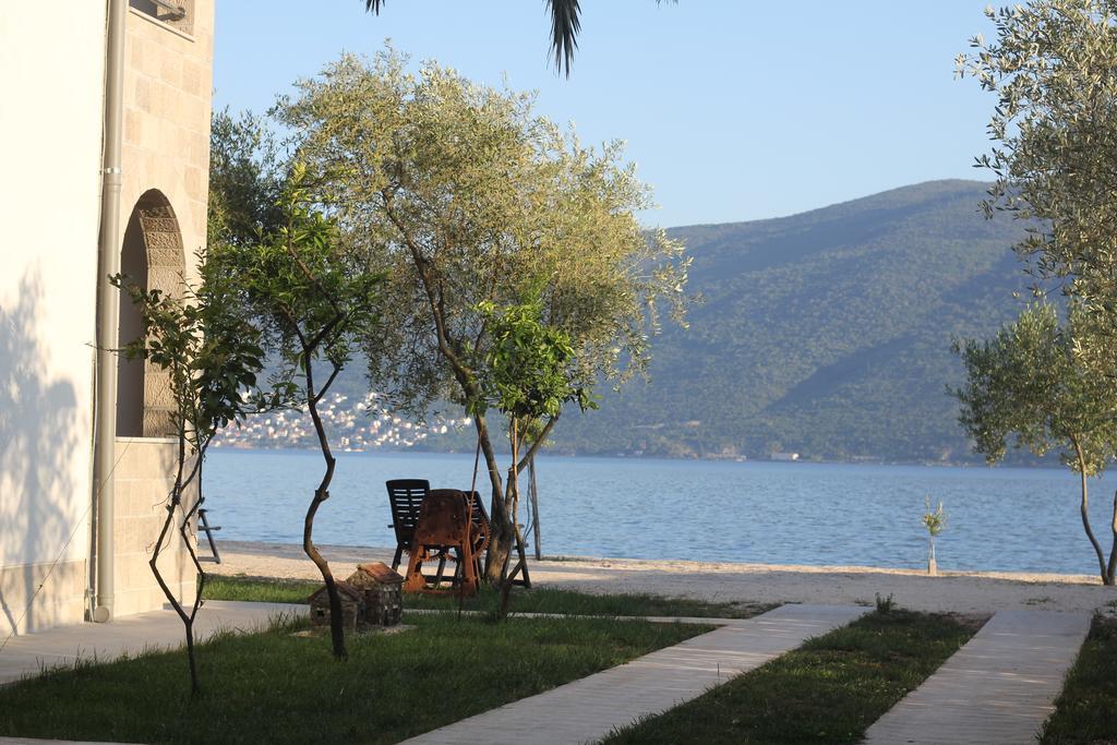 تْشيرسيك نوفي Villa Alla Bed And Breakfast المظهر الخارجي الصورة