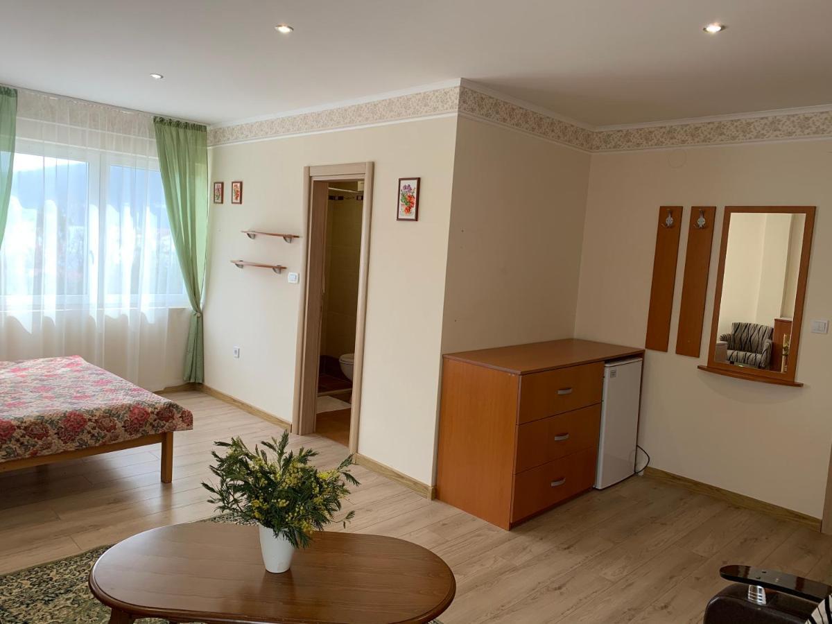 تْشيرسيك نوفي Villa Alla Bed And Breakfast المظهر الخارجي الصورة