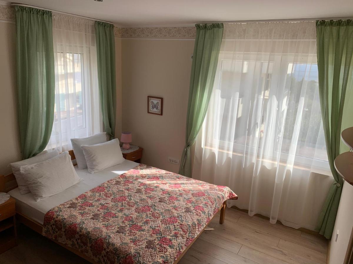 تْشيرسيك نوفي Villa Alla Bed And Breakfast المظهر الخارجي الصورة